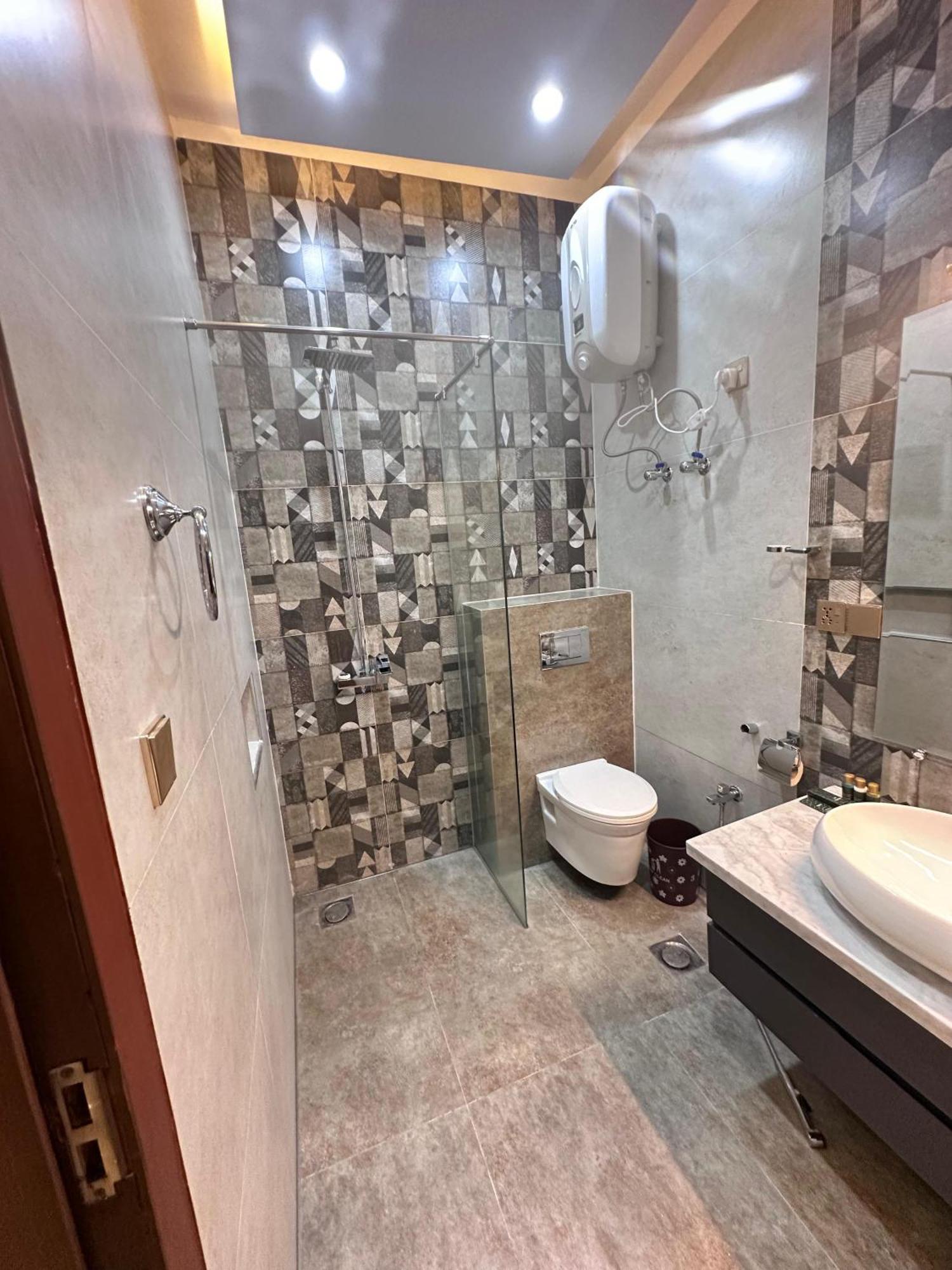 Pavilion Suites - Premium Aparthotel In Bahria Town Rawalpindi Exterior photo
